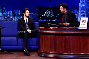 Luan Santana conversa com Gentili e canta com Elvis Presley