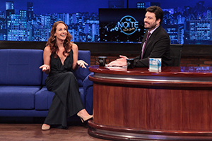 Danilo Gentili entrevista a hipno-ativista gringa Grace Smith