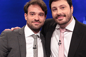 Danilo recebe Charlie Cox, o astro da série Demolidor