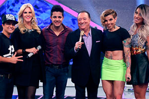 Raul Gil homenageia Cristiano Araújo e reexibe entrevista exclusiva