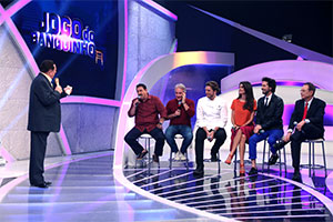 Apresentadores do SBT brincam no Jogo do Banquinho