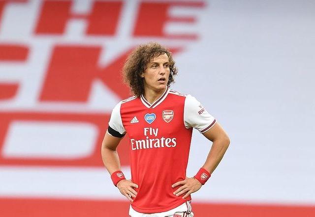 Flamengo fica no flerte, e David Luiz aguarda movimentação para avaliar retorno ao Brasil