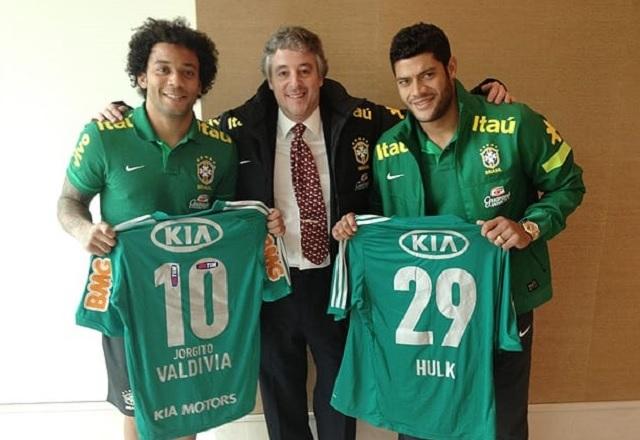 Qual equipe espera Hulk?