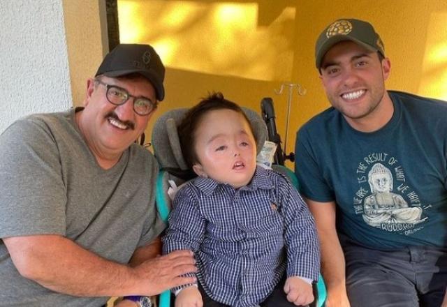 Ratinho, o neto Noah e o filho Gabriel Massa