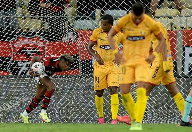 Bruno Henrique comemora gol