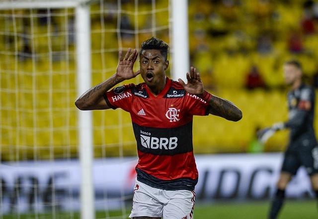 Bruno Henrique comemorando gol diante do Barcelona de Guayaquil