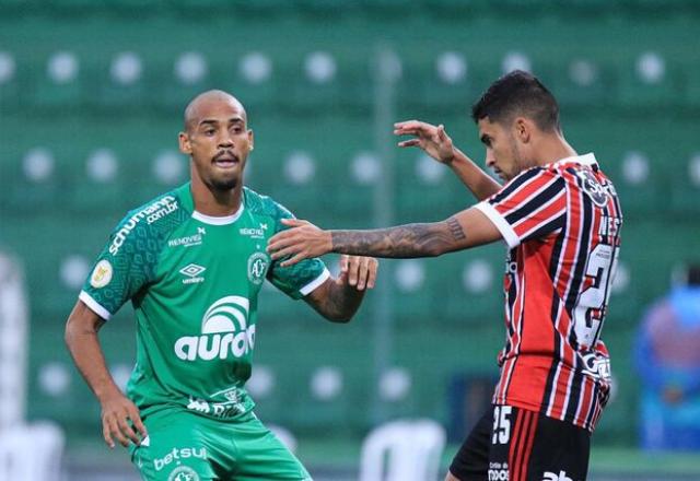 São Paulo empata com a Chapecoense