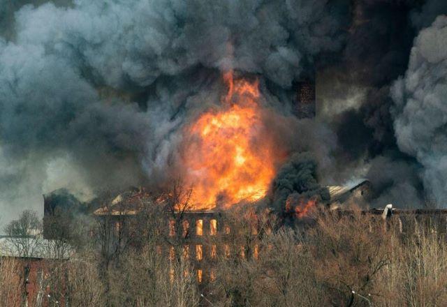 9 pessoas estão desaparecidas no incêndio da Rússia | Ministério de Emergências Russo