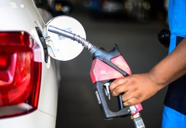 Na semana passada, preço médio da gasolina ficou em R$ 6,664 | Foto: Marcello Casal Jr/Agência Brasil