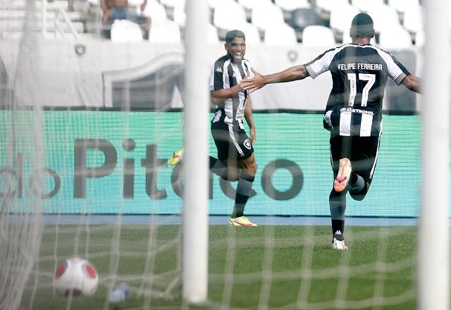Botafogo bate o Bangu e vence a primeira no Carioca - SBT
