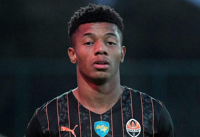 Brasileiro David Neres com a camisa do Shakhtar Donetsk