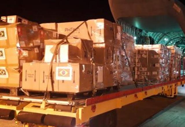 Cerca de 11 toneladas de ajuda humanitária para a Ucrânia | foto/BASP-CECOMSAER