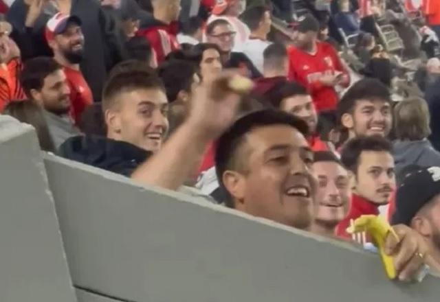 River bane por seis meses torcedor que arremessou banana na torcida do Fortaleza