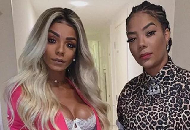 Brunna Gonçalves e Ludmilla posam juntas para foto.