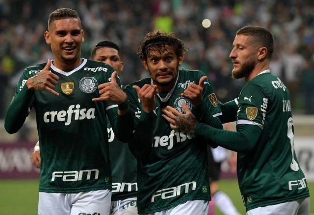 Gustavo Scarpa comemora gol pelo Palmeiras