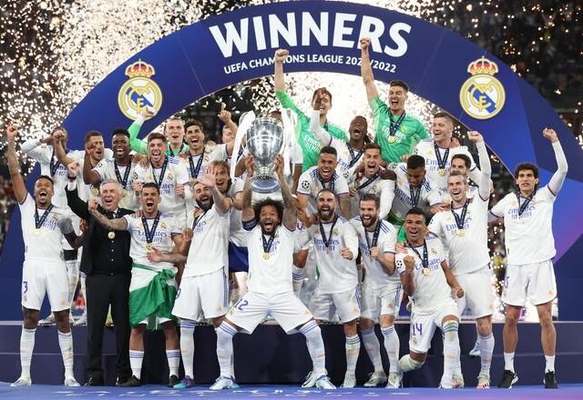 Liga dos Campeões  Real Madrid conquista a 14ª! – DW – 28/05/2022