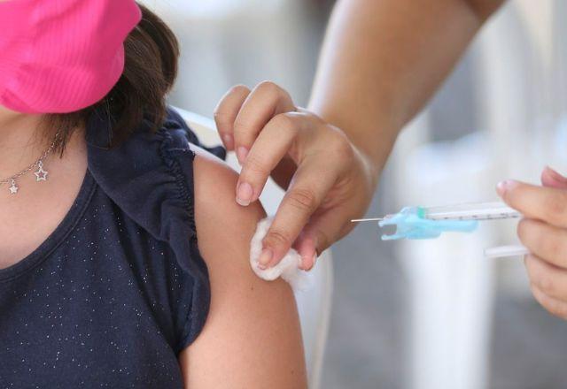 Menores receberão o imunizante da CoronaVac, fabricado pelo Instituto Butantan | Agência Brasil