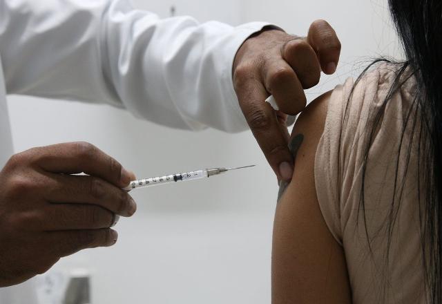 No município, segunda dose foi aplicada em 34,7% dos maiores de 18 anos | Agência Brasil