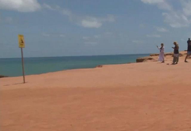 Turista Morre Ap S Cair De Fal Sia Na Praia De Pipa Rn Sbt News