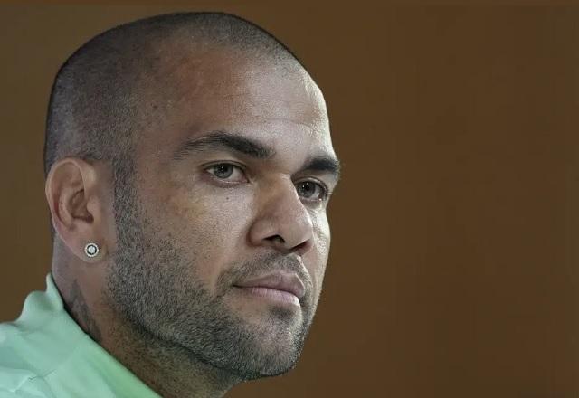 Justiça de Barcelona ordena prisão preventiva de Daniel Alves