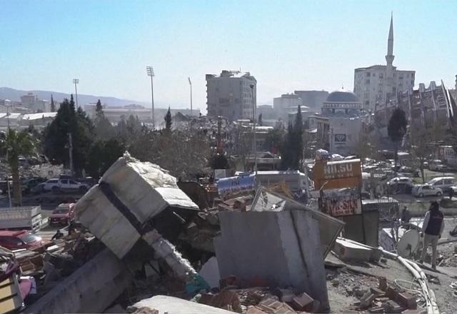 Vídeos não mostram estrago causado por terremoto na Turquia