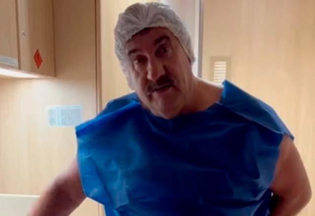 Ratinho durante vídeo em hospital para fazer cirurgia.