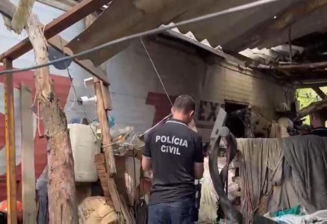Idosa estava reclusa no interior do caminhão há pelo menos 10 meses | Divulgação/Polícia Civil