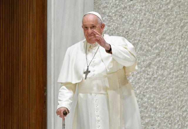 Papa Francisco diz que está com bronquite aguda e infecciosa