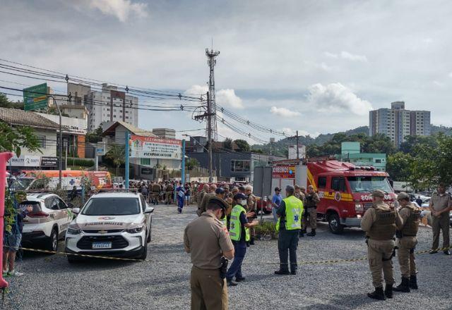 Crianças indefesas assassinadas brutalmente, em creche de Blumenau