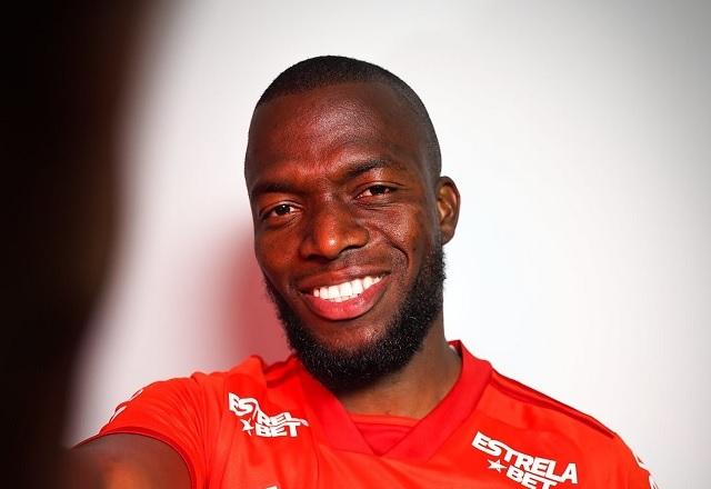 Internacional anuncia a contratação do atacante Enner Valencia