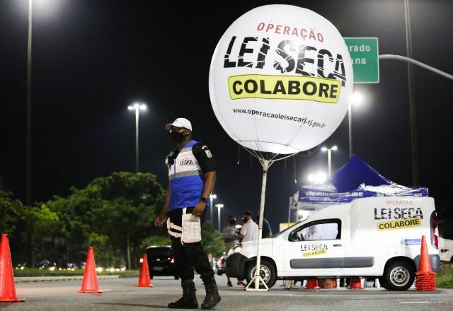 Falsa loja de carros já fez vítimas em todo o país - SBT Brasil 