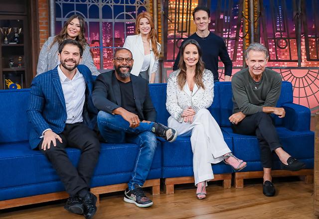 diretor André Luís e os atores Nelson Freitas, Duda Nagle, André Ramiro, Paola Rodrigues, Bruna Altieri e Natália Curvelo