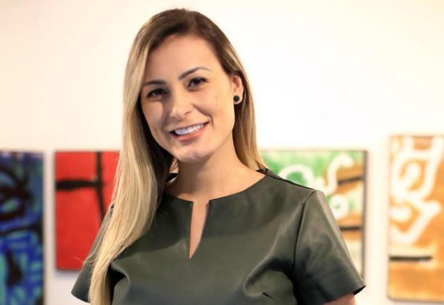 Andressa Urach abusa da sensualidade em vídeo e anuncia retorno ao OnlyFans SBT