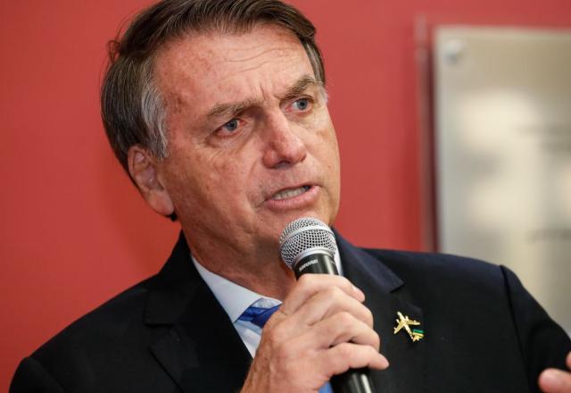 Deputados governistas querem depoimento de Bolsonaro na CPMI