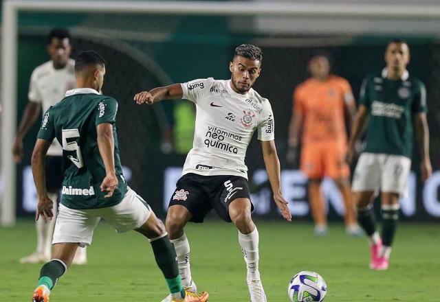 Corinthians x Goiás: onde assistir ao vivo, escalações e desfalques do jogo  de hoje pelo Brasileirão