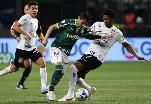 Goleiro do Corinthians provoca Palmeiras em música: 'Não tem Mundial