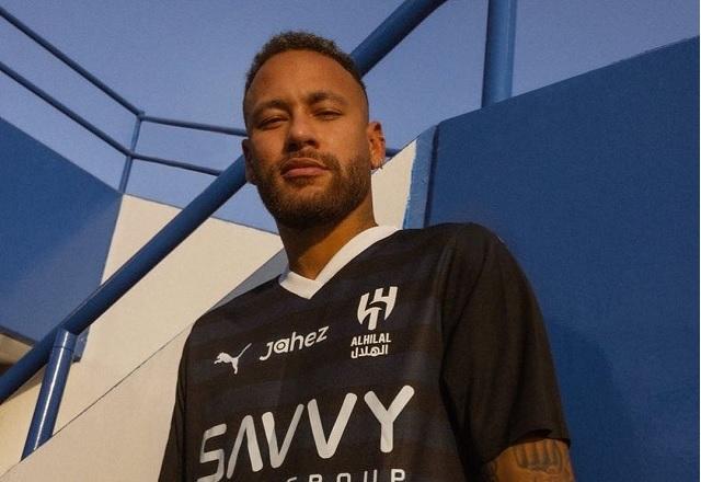 Neymar com camisa preta do Al Hilal