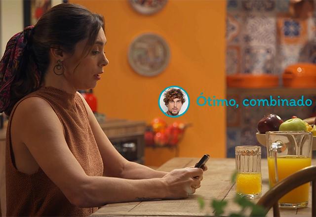 mariana mandando uma mensagem para mauro