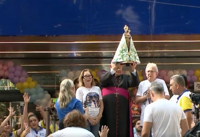 Círio De Nazaré Imagem Nossa Senhora Percorre Ruas De Belém E Região