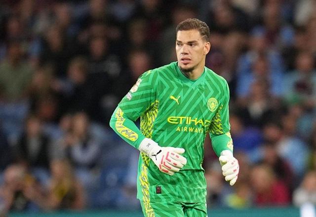 Ederson é um dos três finalistas ao prêmio de melhor goleiro da Fifa 2023 -  Tribuna do Norte