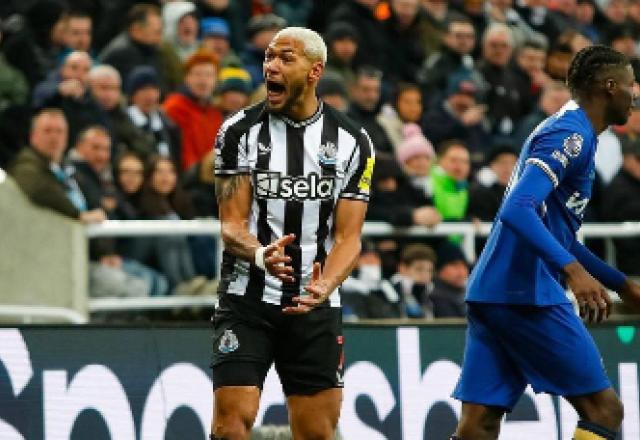 Joelinton tem a casa invadida na Inglaterra durante jogo do Newcastle