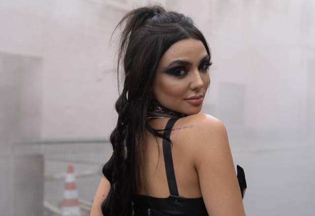 Nyvi Estephan no vídeo Estilo Brasileiro