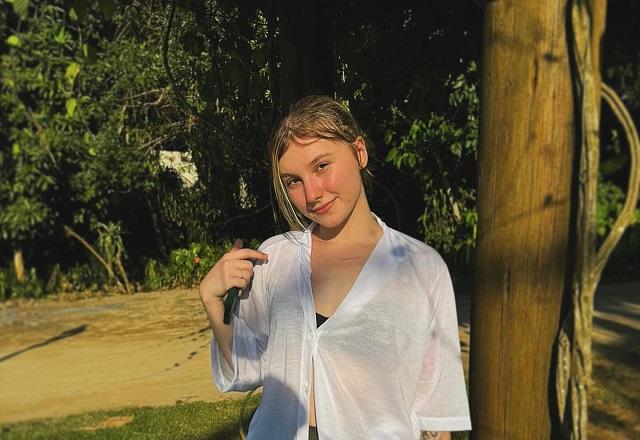 Isabel veloso posa para foto