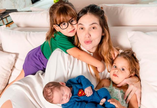 Virginia Fonseca com os filhos