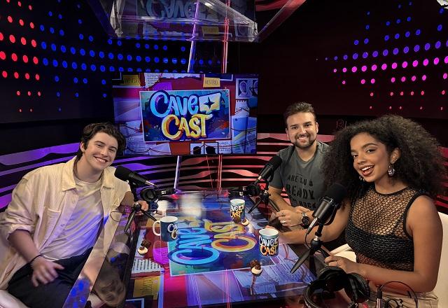 Laura Castro, Nicholas Torres e Henrique Sganzerla no CaveCast.