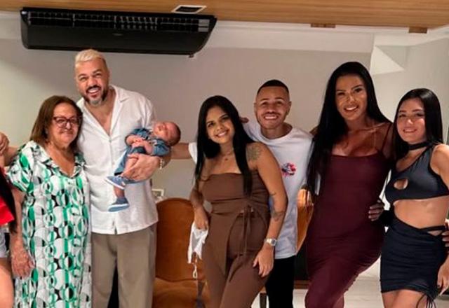 Belo e Gracyanne na festa de Natal de 2024