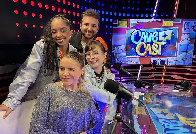 Laura Castro, Nicholas Torres, Giu Nassa e Thay Bergamim no CaveCast.