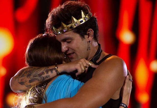 Luan Santana presta homenagem à Jade Magalhães em show final da turnê