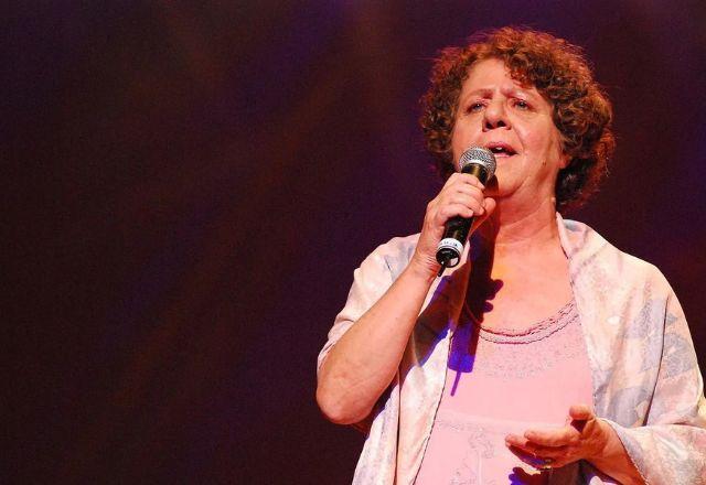 A cantora Cristina Buarque