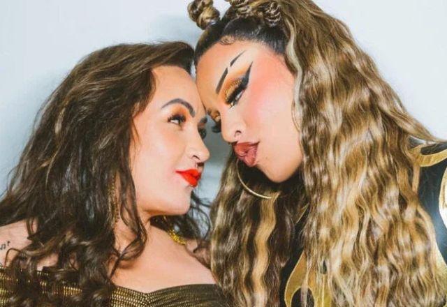 Mãe de Gloria Groove, Gina Garcia emociona ao celebrar maternidade